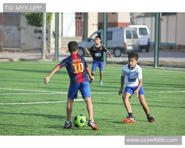 如何找到足球球星的高清照片并合法使用这些图片资源